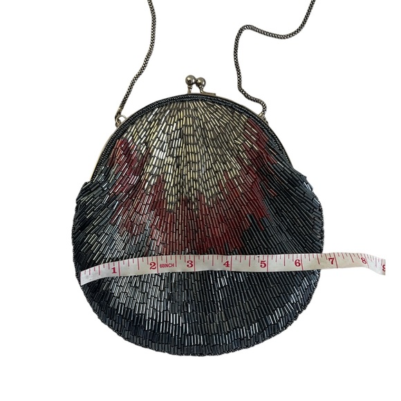 VINTAGE beaded CLAM shaped purse - Picture 6 of 10